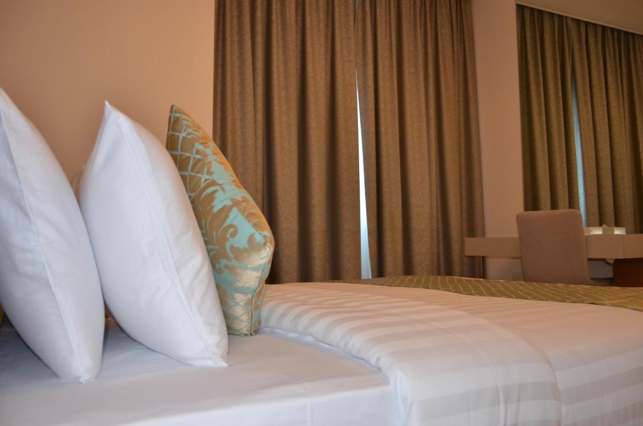The Lodge Suites Манама Екстер'єр фото
